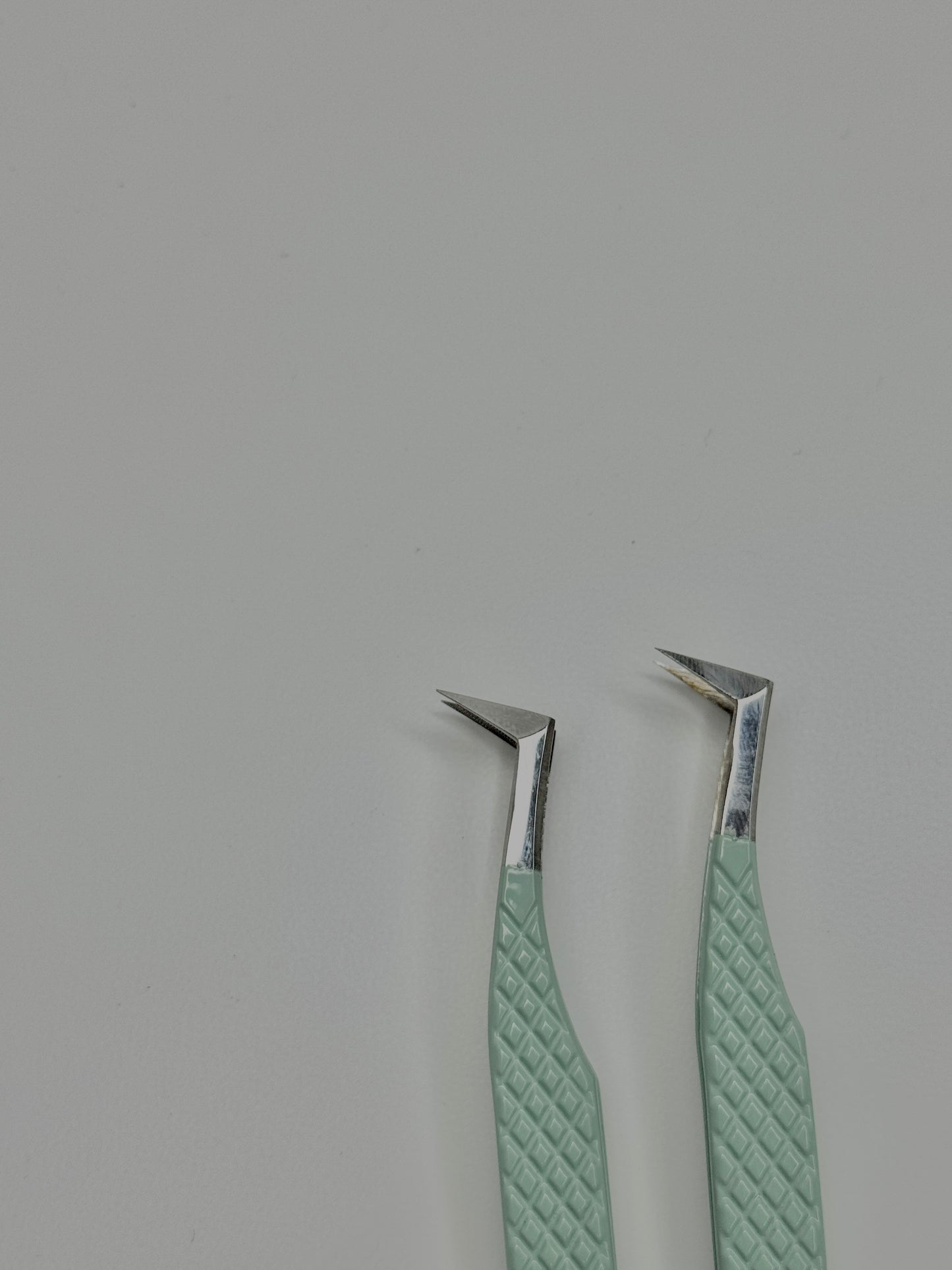 CBB Signature Volume Tweezers