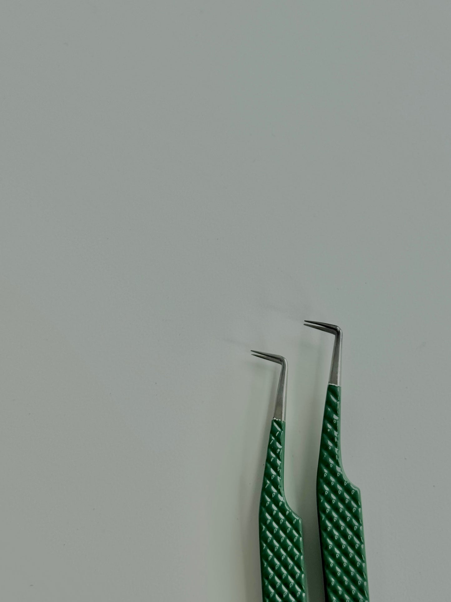 CBB Signature Volume Tweezers